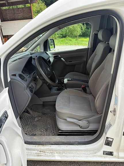 Volkswagen Caddy Maxi 3 of 5