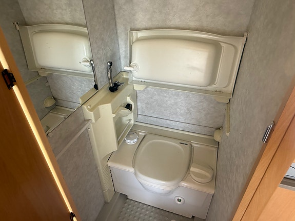 Adria Altea 361 LT Långbäddar/Solceller/Lufttält/900kg 12 of 12