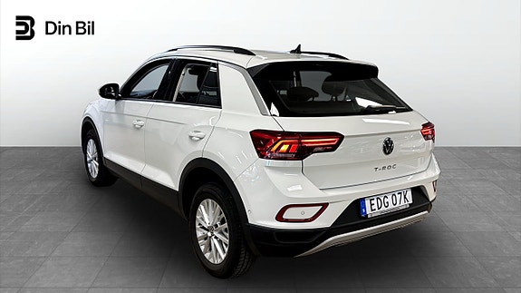 Volkswagen T-Roc 3 of 5