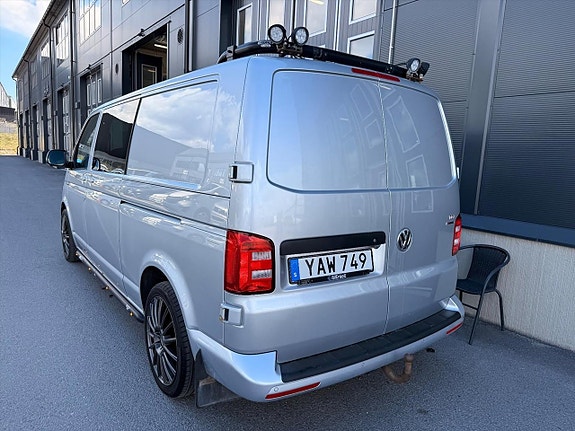 Volkswagen Transporter 3 of 5