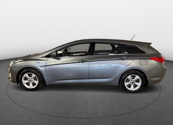Hyundai i40 2 of 27