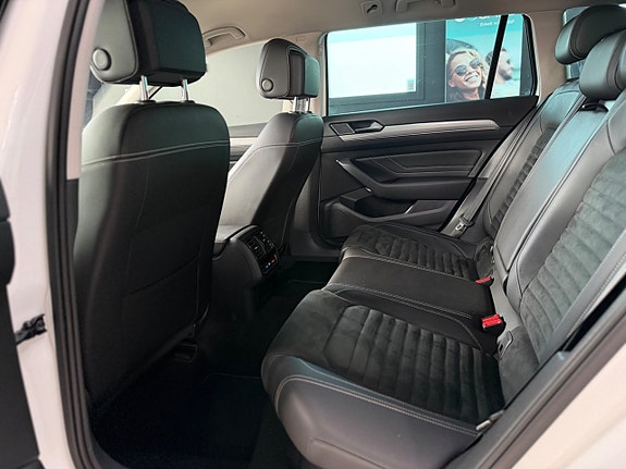 Volkswagen Passat 13 of 14