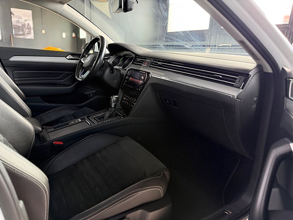 Volkswagen Passat 9 of 14