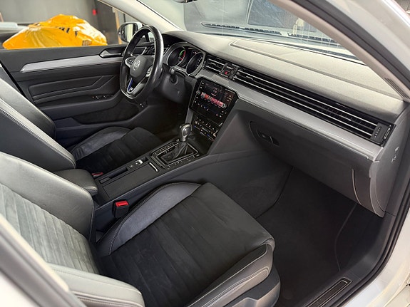 Volkswagen Passat 10 of 14