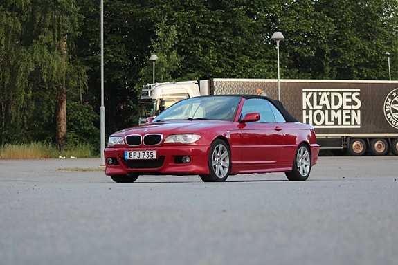 BMW 330Ci 2 of 5