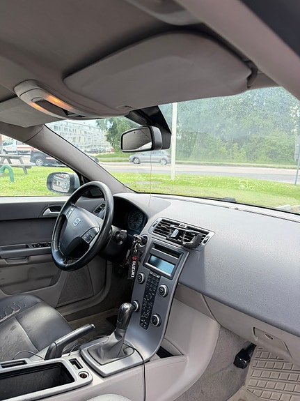 Volvo V50 4 of 5