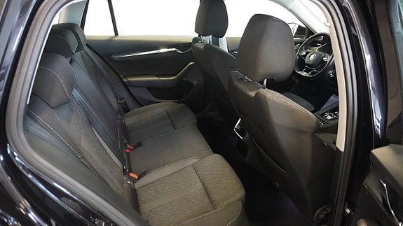 Skoda Octavia 10 of 27