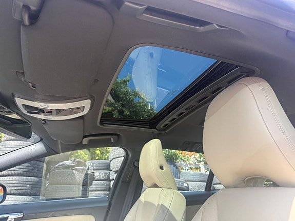 Volvo V60 8 of 12