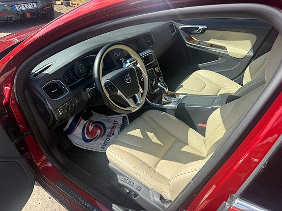 Volvo V60 7 of 12