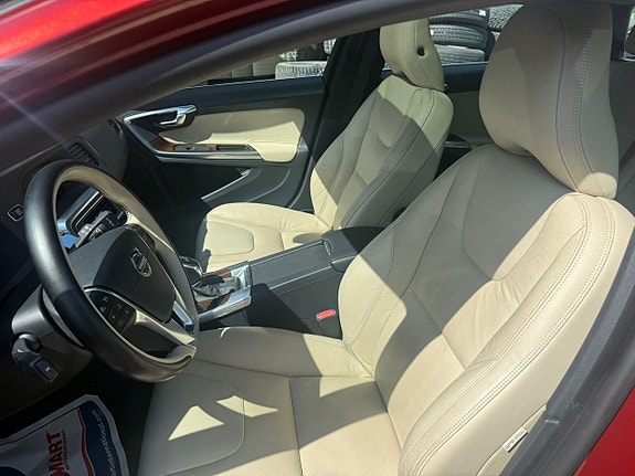 Volvo V60 9 of 12