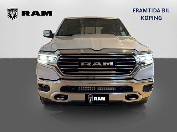 Dodge RAM 1500 2 of 5