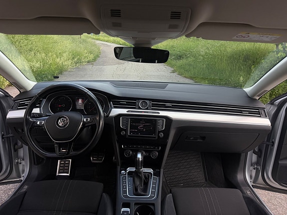 Volkswagen Passat Alltrack 8 of 10