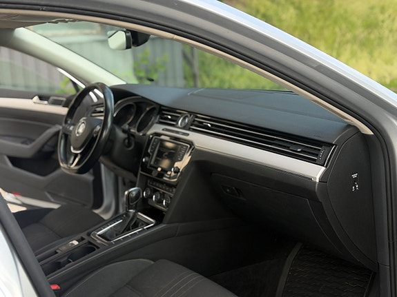 Volkswagen Passat Alltrack 7 of 10