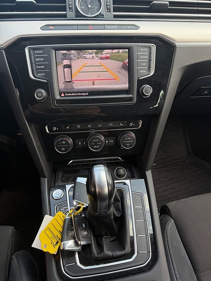 Volkswagen Passat Alltrack 9 of 10