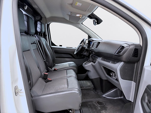Peugeot e-Expert 10 of 15
