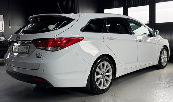 Hyundai i40 4 of 5