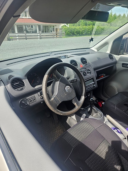 Volkswagen Caddy Maxi 3 of 5