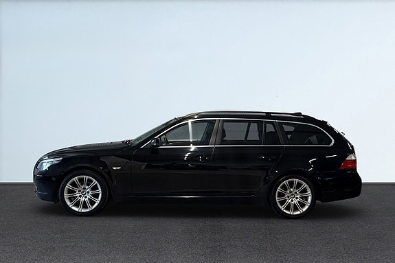BMW 520i 2 of 5