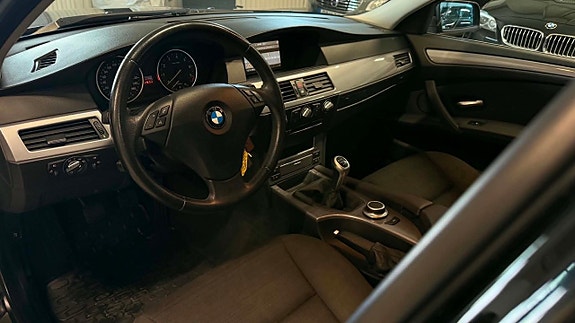 BMW 520i 13 of 17