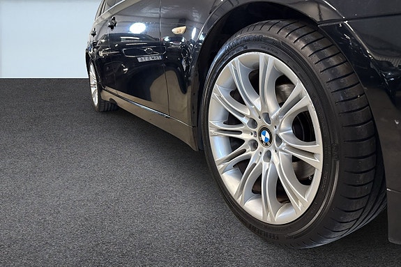 BMW 520i 9 of 17
