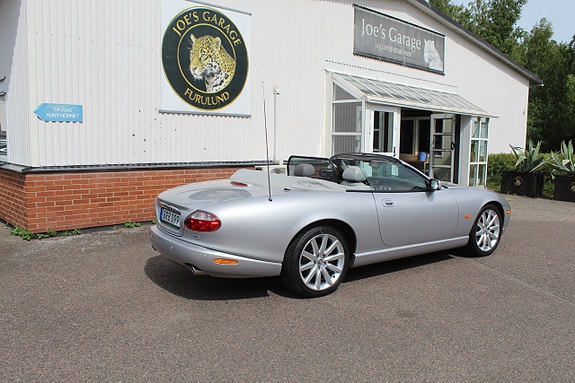 Jaguar XK 2 of 5