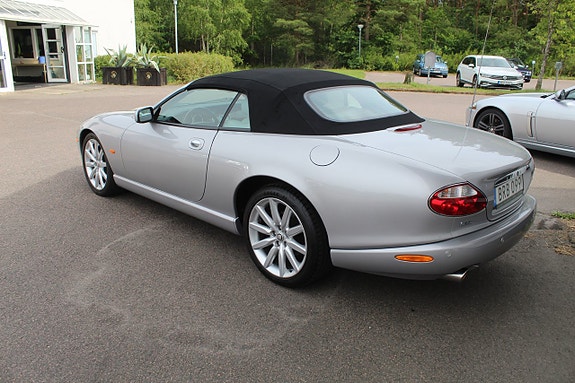 Jaguar XK 3 of 5