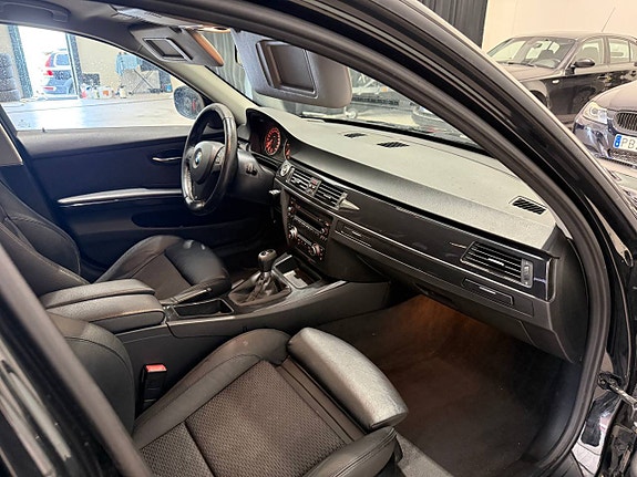 BMW 318d 6 of 8