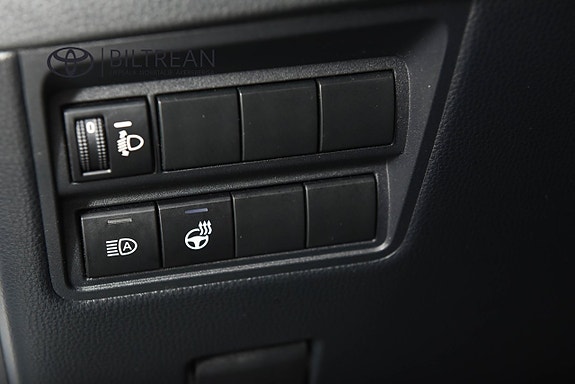 Toyota Yaris 11 of 17