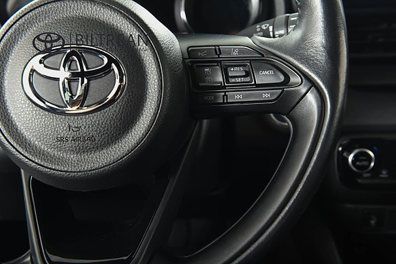 Toyota Yaris 12 of 17