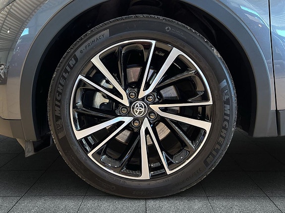 Toyota C-HR 16 of 27