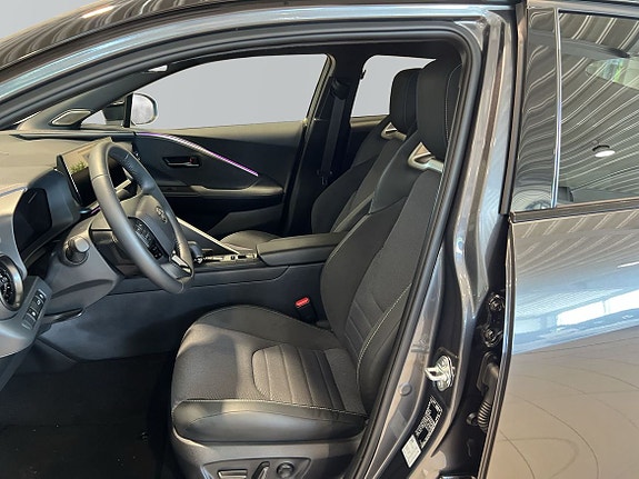 Toyota C-HR 12 of 27