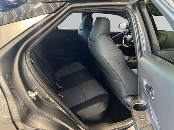 Toyota C-HR 7 of 27