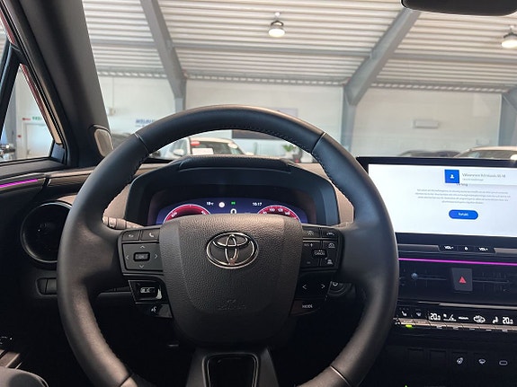 Toyota C-HR 13 of 27