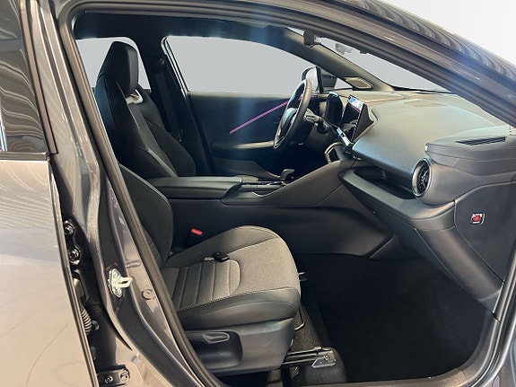 Toyota C-HR 6 of 27