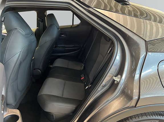 Toyota C-HR 11 of 27