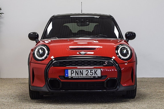 MINI Cooper S 4 of 5