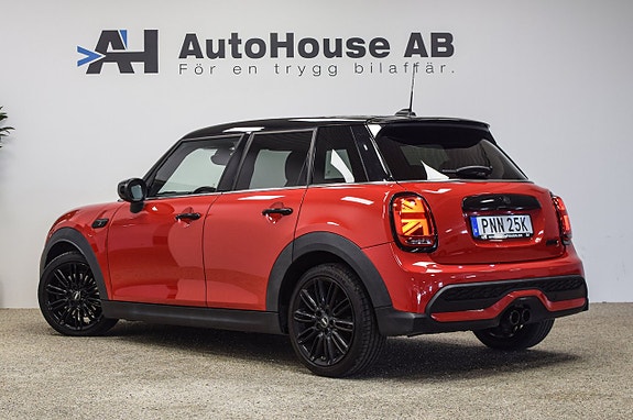 MINI Cooper S 2 of 5