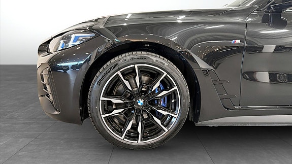 BMW i4 9 of 14