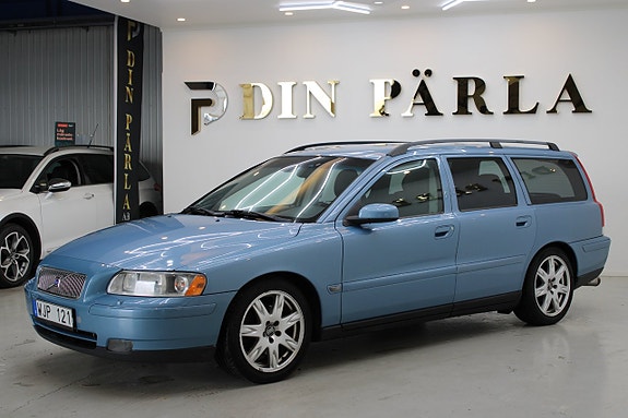 Volvo V70 3 of 5