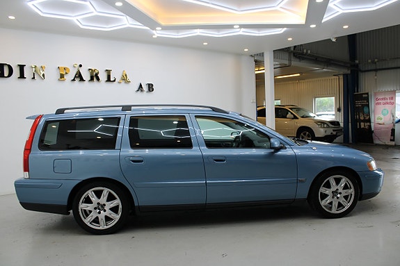 Volvo V70 4 of 5