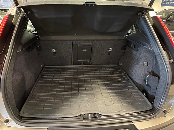 Volvo XC40 3 of 6