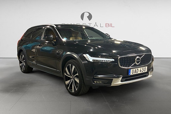 Volvo V90 Cross Country 9 of 17
