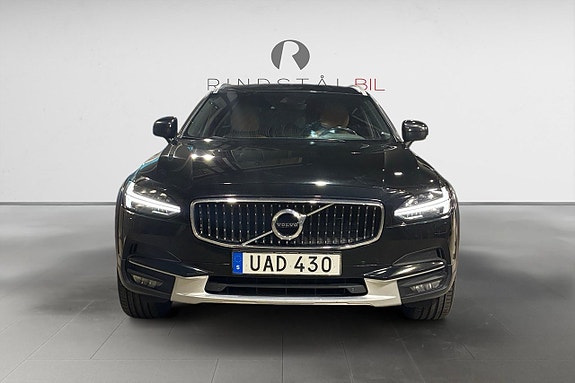 Volvo V90 Cross Country 10 of 17