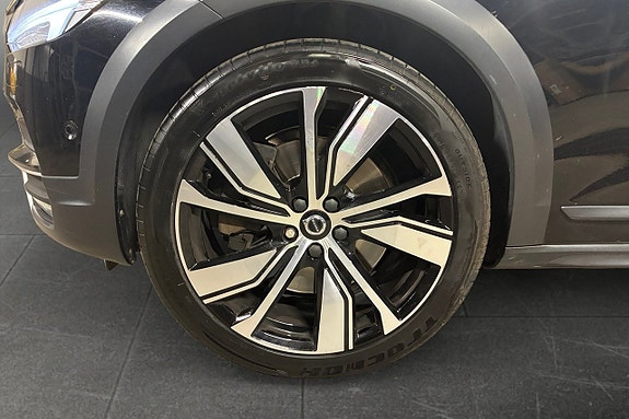 Volvo V90 Cross Country 16 of 17