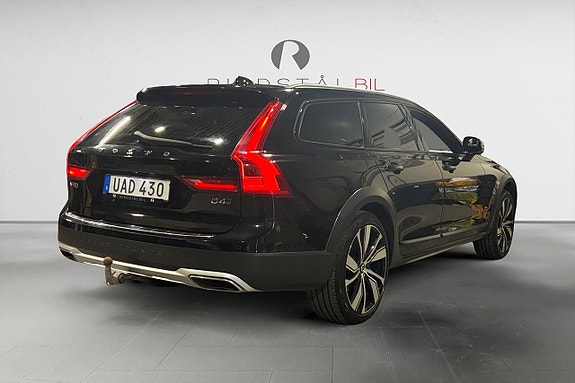 Volvo V90 Cross Country 7 of 17