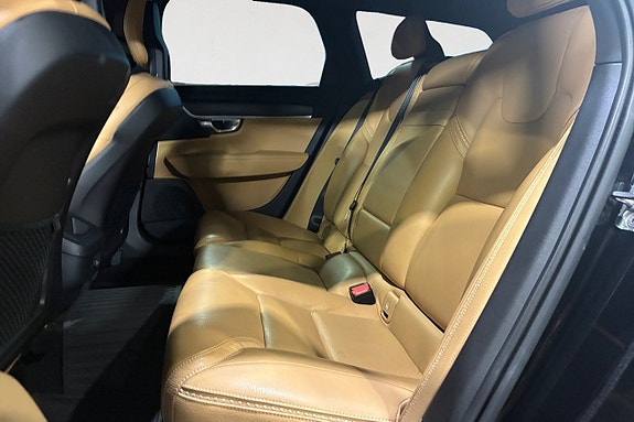 Volvo V90 Cross Country 14 of 17