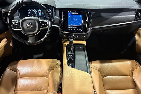 Volvo V90 Cross Country 11 of 17