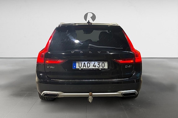 Volvo V90 Cross Country 6 of 17