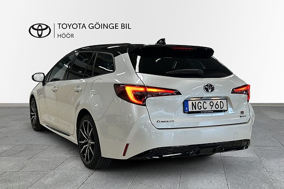 Toyota Corolla 2 of 9