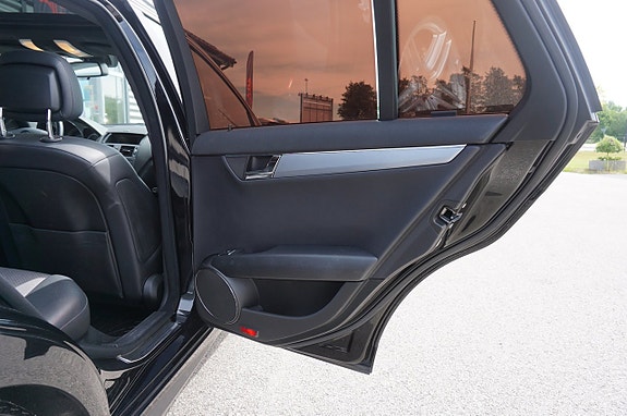Mercedes-Benz C180 17 of 24